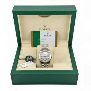 Esplora la raffinata collezione di orologi di lusso di Baraka Srl, situata nel cuore di Milano, in Piazza Missori 3. Con un'ampia selezione di orologi esclusivi, il nostro showroom rappresenta l'eleganza e la maestria orologiaia. Scopri i modelli unici e senza tempo, perfetti per chi cerca l'eccellenza in ogni dettaglio. Baraka Srl, un punto di riferimento per gli appassionati di orologi di alta classe, ti aspetta a Milano.