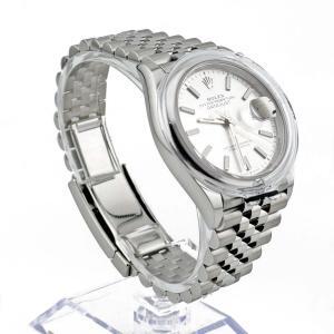 Esplora la raffinata collezione di orologi di lusso di Baraka Srl, situata nel cuore di Milano, in Piazza Missori 3. Con un'ampia selezione di orologi esclusivi, il nostro showroom rappresenta l'eleganza e la maestria orologiaia. Scopri i modelli unici e senza tempo, perfetti per chi cerca l'eccellenza in ogni dettaglio. Baraka Srl, un punto di riferimento per gli appassionati di orologi di alta classe, ti aspetta a Milano.