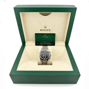 Esplora la raffinata collezione di orologi di lusso di Baraka Srl, situata nel cuore di Milano, in Piazza Missori 3. Con un'ampia selezione di orologi esclusivi, il nostro showroom rappresenta l'eleganza e la maestria orologiaia. Scopri i modelli unici e senza tempo, perfetti per chi cerca l'eccellenza in ogni dettaglio. Baraka Srl, un punto di riferimento per gli appassionati di orologi di alta classe, ti aspetta a Milano.