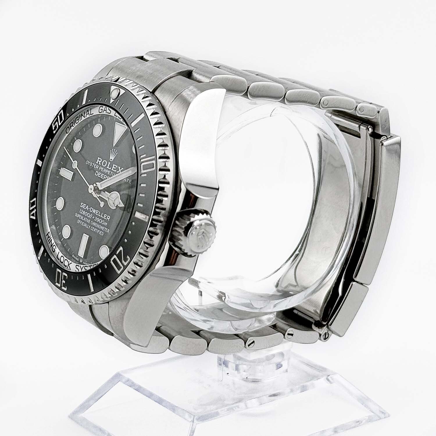 Rolex Sea-Dweller Deepsea 126660_4 - Baraka Orologi Rolex Esplora la raffinata collezione di orologi di lusso di Baraka Srl, situata nel cuore di Milano, in Piazza Missori 3. Con un'ampia selezione di orologi esclusivi, il nostro showroom rappresenta l'eleganza e la maestria orologiaia. Scopri i modelli unici e senza tempo, perfetti per chi cerca l'eccellenza in ogni dettaglio. Baraka Srl, un punto di riferimento per gli appassionati di orologi di alta classe, ti aspetta a Milano.