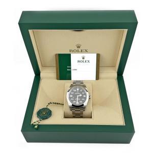 Esplora la raffinata collezione di orologi di lusso di Baraka Srl, situata nel cuore di Milano, in Piazza Missori 3. Con un'ampia selezione di orologi esclusivi, il nostro showroom rappresenta l'eleganza e la maestria orologiaia. Scopri i modelli unici e senza tempo, perfetti per chi cerca l'eccellenza in ogni dettaglio. Baraka Srl, un punto di riferimento per gli appassionati di orologi di alta classe, ti aspetta a Milano.