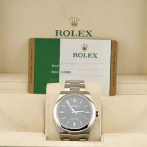 Esplora la raffinata collezione di orologi di lusso di Baraka Srl, situata nel cuore di Milano, in Piazza Missori 3. Con un'ampia selezione di orologi esclusivi, il nostro showroom rappresenta l'eleganza e la maestria orologiaia. Scopri i modelli unici e senza tempo, perfetti per chi cerca l'eccellenza in ogni dettaglio. Baraka Srl, un punto di riferimento per gli appassionati di orologi di alta classe, ti aspetta a Milano.