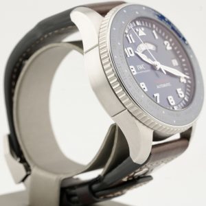 Esplora la raffinata collezione di orologi di lusso di Baraka Srl, situata nel cuore di Milano, in Piazza Missori 3. Con un'ampia selezione di orologi esclusivi, il nostro showroom rappresenta l'eleganza e la maestria orologiaia. Scopri i modelli unici e senza tempo, perfetti per chi cerca l'eccellenza in ogni dettaglio. Baraka Srl, un punto di riferimento per gli appassionati di orologi di alta classe, ti aspetta a Milano.