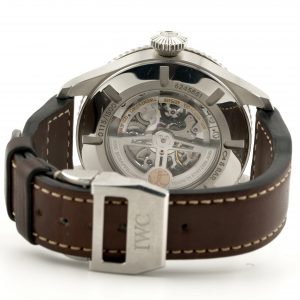 Esplora la raffinata collezione di orologi di lusso di Baraka Srl, situata nel cuore di Milano, in Piazza Missori 3. Con un'ampia selezione di orologi esclusivi, il nostro showroom rappresenta l'eleganza e la maestria orologiaia. Scopri i modelli unici e senza tempo, perfetti per chi cerca l'eccellenza in ogni dettaglio. Baraka Srl, un punto di riferimento per gli appassionati di orologi di alta classe, ti aspetta a Milano.