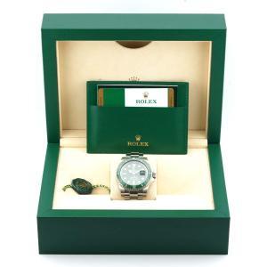 Esplora la raffinata collezione di orologi di lusso di Baraka Srl, situata nel cuore di Milano, in Piazza Missori 3. Con un'ampia selezione di orologi esclusivi, il nostro showroom rappresenta l'eleganza e la maestria orologiaia. Scopri i modelli unici e senza tempo, perfetti per chi cerca l'eccellenza in ogni dettaglio. Baraka Srl, un punto di riferimento per gli appassionati di orologi di alta classe, ti aspetta a Milano.