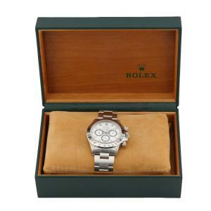 Esplora la raffinata collezione di orologi di lusso di Baraka Srl, situata nel cuore di Milano, in Piazza Missori 3. Con un'ampia selezione di orologi esclusivi, il nostro showroom rappresenta l'eleganza e la maestria orologiaia. Scopri i modelli unici e senza tempo, perfetti per chi cerca l'eccellenza in ogni dettaglio. Baraka Srl, un punto di riferimento per gli appassionati di orologi di alta classe, ti aspetta a Milano.