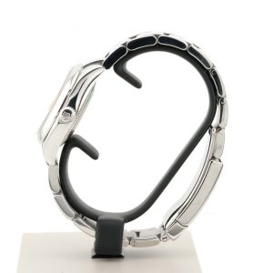 Esplora la raffinata collezione di orologi di lusso di Baraka Srl, situata nel cuore di Milano, in Piazza Missori 3. Con un'ampia selezione di orologi esclusivi, il nostro showroom rappresenta l'eleganza e la maestria orologiaia. Scopri i modelli unici e senza tempo, perfetti per chi cerca l'eccellenza in ogni dettaglio. Baraka Srl, un punto di riferimento per gli appassionati di orologi di alta classe, ti aspetta a Milano.