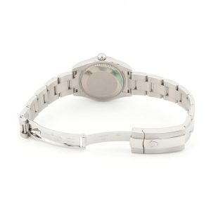 Esplora la raffinata collezione di orologi di lusso di Baraka Srl, situata nel cuore di Milano, in Piazza Missori 3. Con un'ampia selezione di orologi esclusivi, il nostro showroom rappresenta l'eleganza e la maestria orologiaia. Scopri i modelli unici e senza tempo, perfetti per chi cerca l'eccellenza in ogni dettaglio. Baraka Srl, un punto di riferimento per gli appassionati di orologi di alta classe, ti aspetta a Milano.