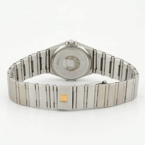 Esplora la raffinata collezione di orologi di lusso di Baraka Srl, situata nel cuore di Milano, in Piazza Missori 3. Con un'ampia selezione di orologi esclusivi, il nostro showroom rappresenta l'eleganza e la maestria orologiaia. Scopri i modelli unici e senza tempo, perfetti per chi cerca l'eccellenza in ogni dettaglio. Baraka Srl, un punto di riferimento per gli appassionati di orologi di alta classe, ti aspetta a Milano.