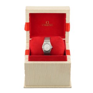 Esplora la raffinata collezione di orologi di lusso di Baraka Srl, situata nel cuore di Milano, in Piazza Missori 3. Con un'ampia selezione di orologi esclusivi, il nostro showroom rappresenta l'eleganza e la maestria orologiaia. Scopri i modelli unici e senza tempo, perfetti per chi cerca l'eccellenza in ogni dettaglio. Baraka Srl, un punto di riferimento per gli appassionati di orologi di alta classe, ti aspetta a Milano.