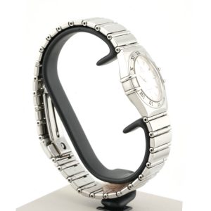 Esplora la raffinata collezione di orologi di lusso di Baraka Srl, situata nel cuore di Milano, in Piazza Missori 3. Con un'ampia selezione di orologi esclusivi, il nostro showroom rappresenta l'eleganza e la maestria orologiaia. Scopri i modelli unici e senza tempo, perfetti per chi cerca l'eccellenza in ogni dettaglio. Baraka Srl, un punto di riferimento per gli appassionati di orologi di alta classe, ti aspetta a Milano.