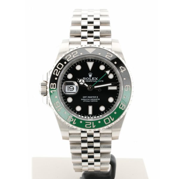 Esplora la raffinata collezione di orologi di lusso di Baraka Srl, situata nel cuore di Milano, in Piazza Missori 3. Con un'ampia selezione di orologi esclusivi, il nostro showroom rappresenta l'eleganza e la maestria orologiaia. Scopri i modelli unici e senza tempo, perfetti per chi cerca l'eccellenza in ogni dettaglio. Baraka Srl, un punto di riferimento per gli appassionati di orologi di alta classe, ti aspetta a Milano.