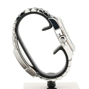 Esplora la raffinata collezione di orologi di lusso di Baraka Srl, situata nel cuore di Milano, in Piazza Missori 3. Con un'ampia selezione di orologi esclusivi, il nostro showroom rappresenta l'eleganza e la maestria orologiaia. Scopri i modelli unici e senza tempo, perfetti per chi cerca l'eccellenza in ogni dettaglio. Baraka Srl, un punto di riferimento per gli appassionati di orologi di alta classe, ti aspetta a Milano.