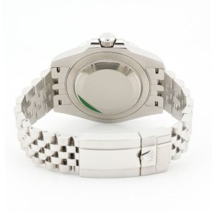 Esplora la raffinata collezione di orologi di lusso di Baraka Srl, situata nel cuore di Milano, in Piazza Missori 3. Con un'ampia selezione di orologi esclusivi, il nostro showroom rappresenta l'eleganza e la maestria orologiaia. Scopri i modelli unici e senza tempo, perfetti per chi cerca l'eccellenza in ogni dettaglio. Baraka Srl, un punto di riferimento per gli appassionati di orologi di alta classe, ti aspetta a Milano.