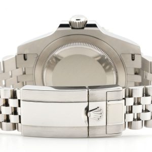 Esplora la raffinata collezione di orologi di lusso di Baraka Srl, situata nel cuore di Milano, in Piazza Missori 3. Con un'ampia selezione di orologi esclusivi, il nostro showroom rappresenta l'eleganza e la maestria orologiaia. Scopri i modelli unici e senza tempo, perfetti per chi cerca l'eccellenza in ogni dettaglio. Baraka Srl, un punto di riferimento per gli appassionati di orologi di alta classe, ti aspetta a Milano.