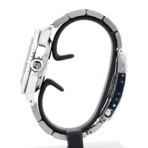 Esplora la raffinata collezione di orologi di lusso di Baraka Srl, situata nel cuore di Milano, in Piazza Missori 3. Con un'ampia selezione di orologi esclusivi, il nostro showroom rappresenta l'eleganza e la maestria orologiaia. Scopri i modelli unici e senza tempo, perfetti per chi cerca l'eccellenza in ogni dettaglio. Baraka Srl, un punto di riferimento per gli appassionati di orologi di alta classe, ti aspetta a Milano.