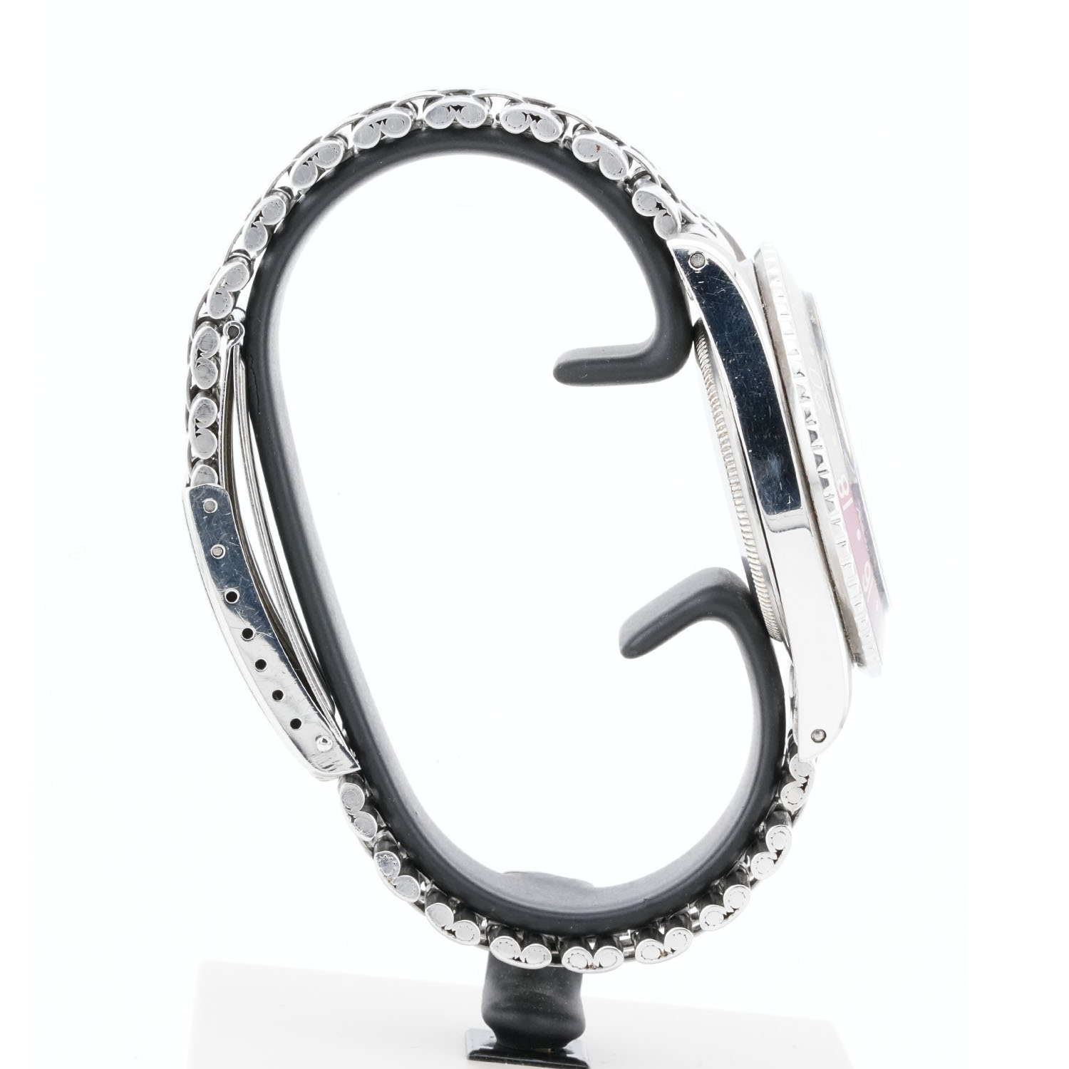 rolex GMT 1675 jpg11 - Baraka Orologi Rolex Esplora la raffinata collezione di orologi di lusso di Baraka Srl, situata nel cuore di Milano, in Piazza Missori 3. Con un'ampia selezione di orologi esclusivi, il nostro showroom rappresenta l'eleganza e la maestria orologiaia. Scopri i modelli unici e senza tempo, perfetti per chi cerca l'eccellenza in ogni dettaglio. Baraka Srl, un punto di riferimento per gli appassionati di orologi di alta classe, ti aspetta a Milano.