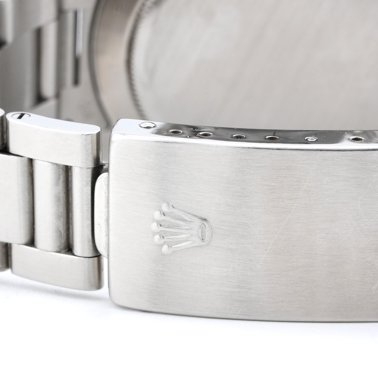 rolex daytona 16520 quatro scritte jpg 9 - Baraka Orologi Rolex Esplora la raffinata collezione di orologi di lusso di Baraka Srl, situata nel cuore di Milano, in Piazza Missori 3. Con un'ampia selezione di orologi esclusivi, il nostro showroom rappresenta l'eleganza e la maestria orologiaia. Scopri i modelli unici e senza tempo, perfetti per chi cerca l'eccellenza in ogni dettaglio. Baraka Srl, un punto di riferimento per gli appassionati di orologi di alta classe, ti aspetta a Milano.