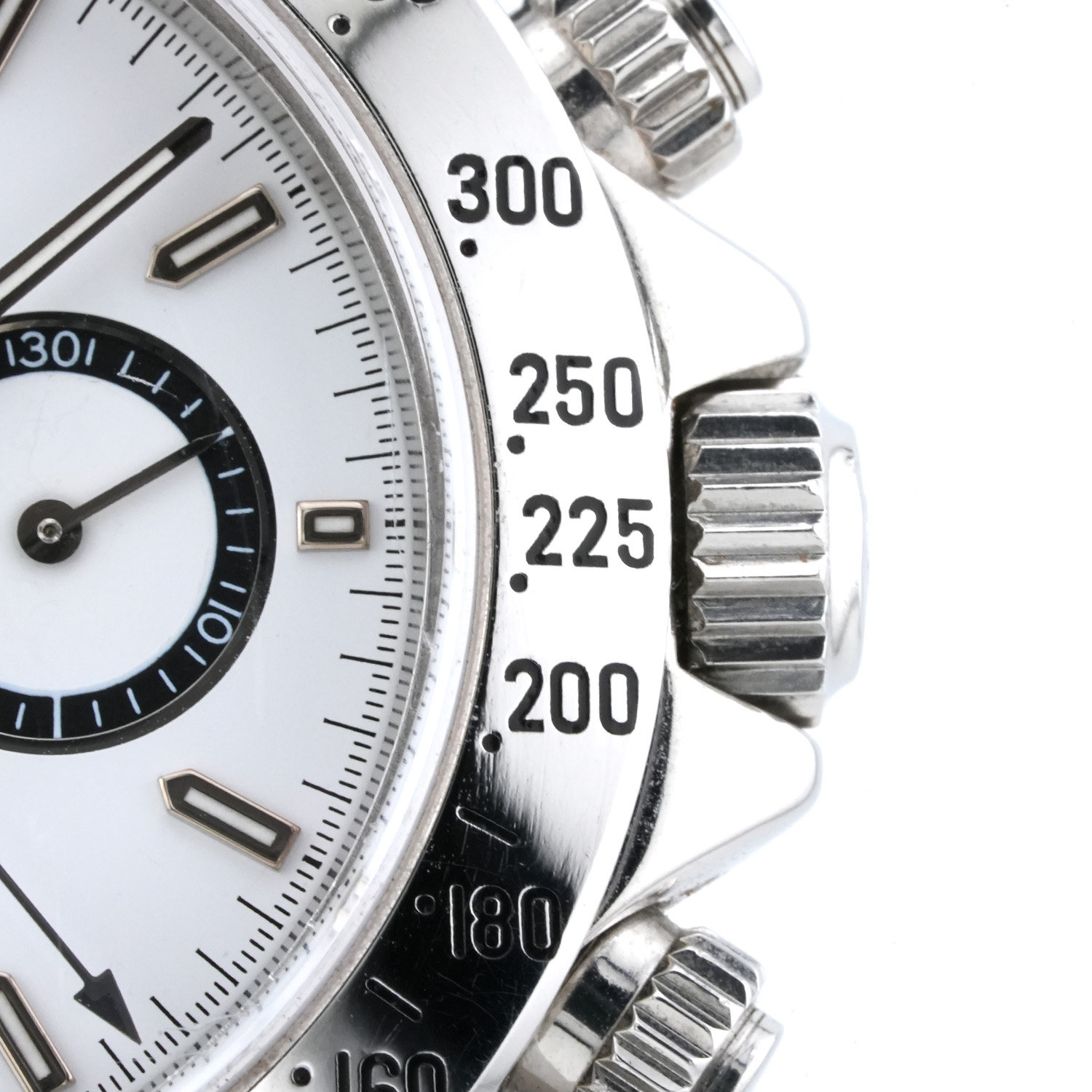 rolex daytona 16520 quatro scritte jpg3 - Baraka Orologi Rolex Esplora la raffinata collezione di orologi di lusso di Baraka Srl, situata nel cuore di Milano, in Piazza Missori 3. Con un'ampia selezione di orologi esclusivi, il nostro showroom rappresenta l'eleganza e la maestria orologiaia. Scopri i modelli unici e senza tempo, perfetti per chi cerca l'eccellenza in ogni dettaglio. Baraka Srl, un punto di riferimento per gli appassionati di orologi di alta classe, ti aspetta a Milano.