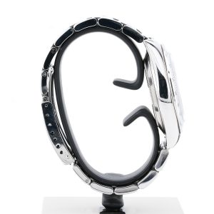 Esplora la raffinata collezione di orologi di lusso di Baraka Srl, situata nel cuore di Milano, in Piazza Missori 3. Con un'ampia selezione di orologi esclusivi, il nostro showroom rappresenta l'eleganza e la maestria orologiaia. Scopri i modelli unici e senza tempo, perfetti per chi cerca l'eccellenza in ogni dettaglio. Baraka Srl, un punto di riferimento per gli appassionati di orologi di alta classe, ti aspetta a Milano.