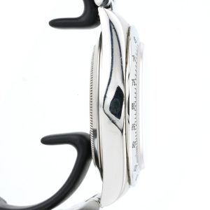 Esplora la raffinata collezione di orologi di lusso di Baraka Srl, situata nel cuore di Milano, in Piazza Missori 3. Con un'ampia selezione di orologi esclusivi, il nostro showroom rappresenta l'eleganza e la maestria orologiaia. Scopri i modelli unici e senza tempo, perfetti per chi cerca l'eccellenza in ogni dettaglio. Baraka Srl, un punto di riferimento per gli appassionati di orologi di alta classe, ti aspetta a Milano.