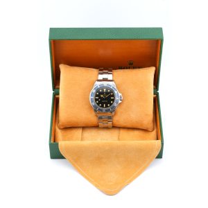 Esplora la raffinata collezione di orologi di lusso di Baraka Srl, situata nel cuore di Milano, in Piazza Missori 3. Con un'ampia selezione di orologi esclusivi, il nostro showroom rappresenta l'eleganza e la maestria orologiaia. Scopri i modelli unici e senza tempo, perfetti per chi cerca l'eccellenza in ogni dettaglio. Baraka Srl, un punto di riferimento per gli appassionati di orologi di alta classe, ti aspetta a Milano.